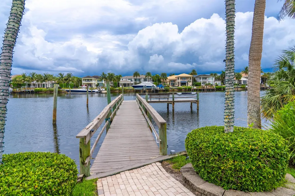 2435 SNOOK TRAIL Palm Beach Gardens, FL 33410