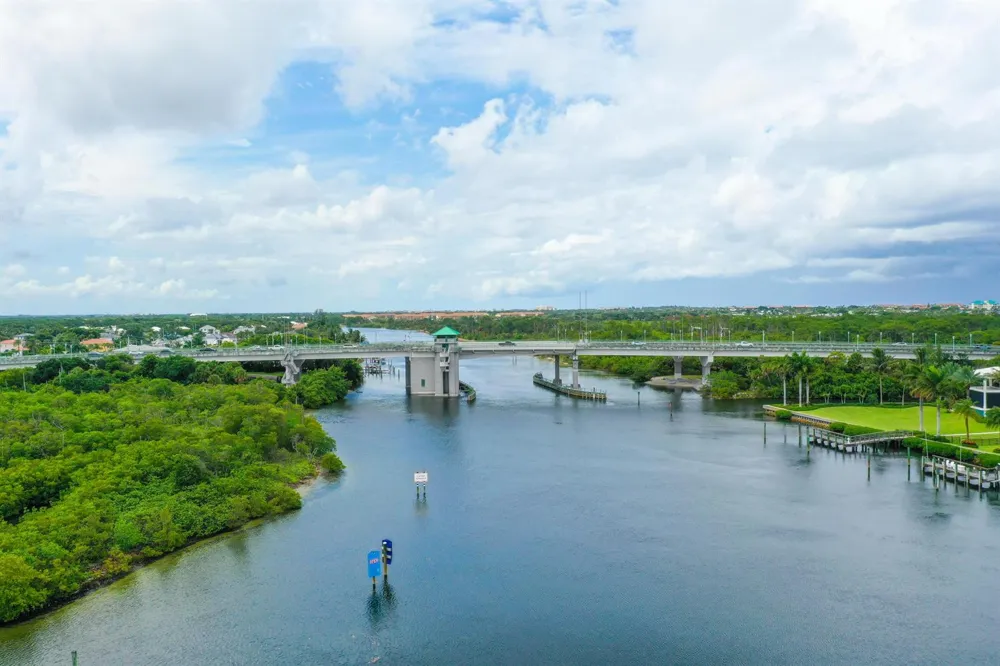 2435 SNOOK TRAIL Palm Beach Gardens, FL 33410