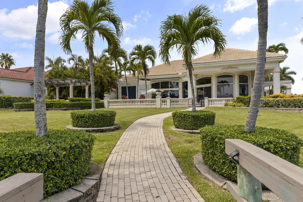 2435 SNOOK TRAIL Palm Beach Gardens, FL 33410