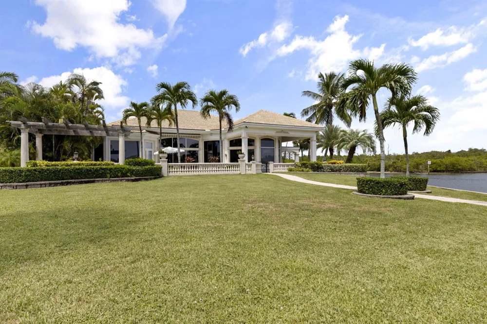 2435 SNOOK TRAIL Palm Beach Gardens, FL 33410