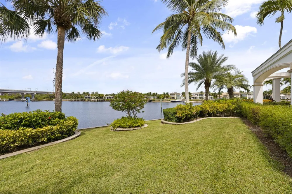 2435 SNOOK TRAIL Palm Beach Gardens, FL 33410