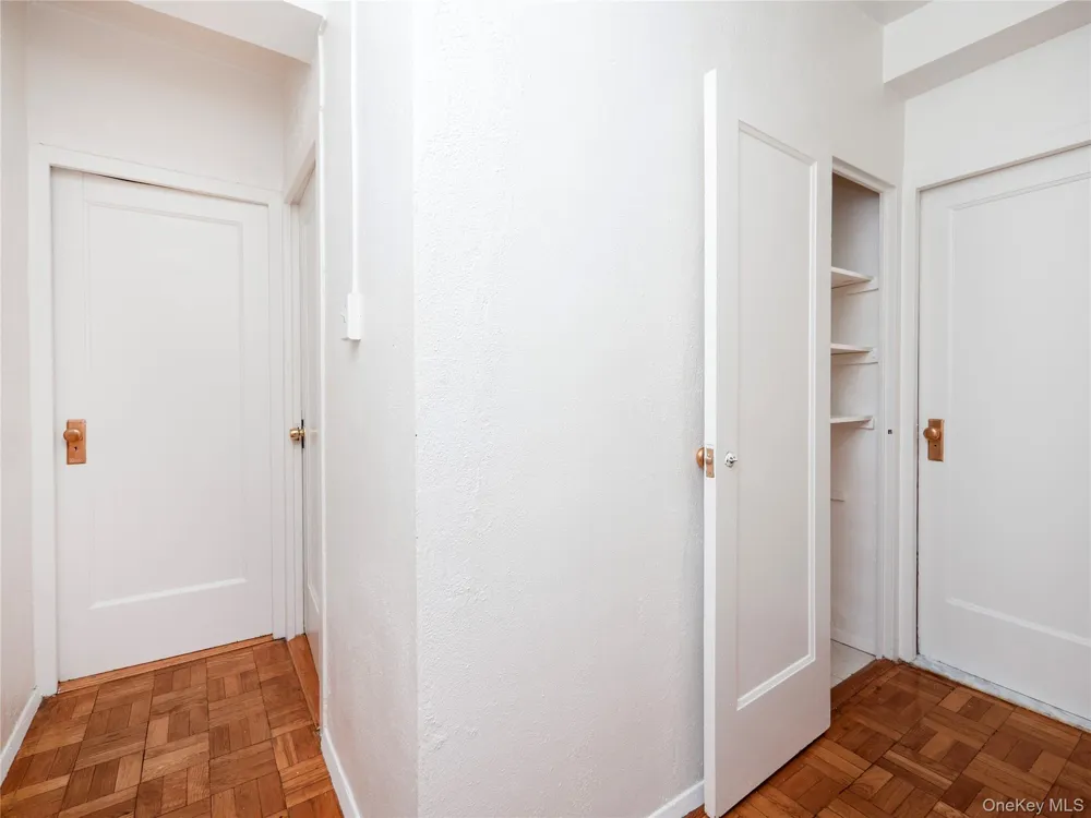 2150 E Tremont Avenue #4C Bronx, NY 10462