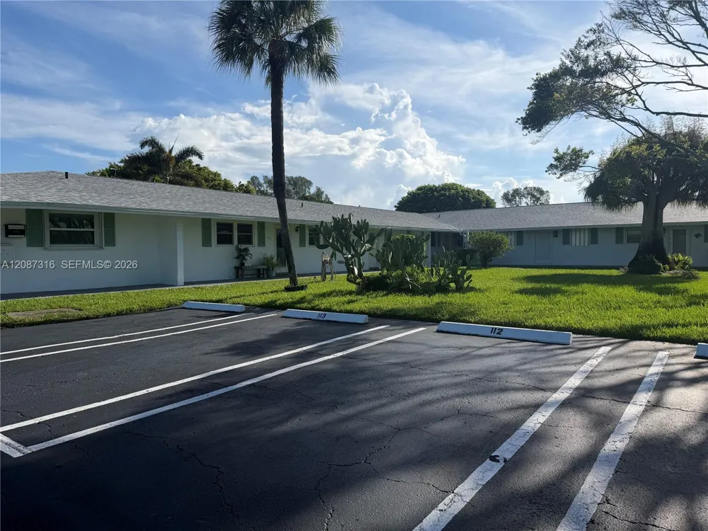 400 SW Golfview Ter #112 Boynton Beach, FL 33426