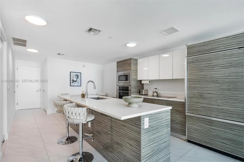 460 NE 28th St #1602 Miami, FL 33137