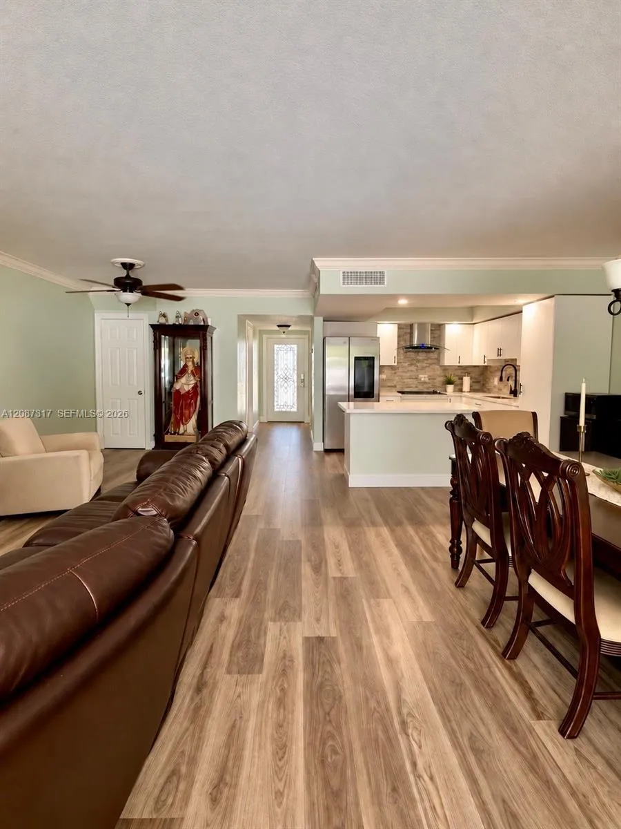 6821 W 2nd Ct Hialeah, FL 33014