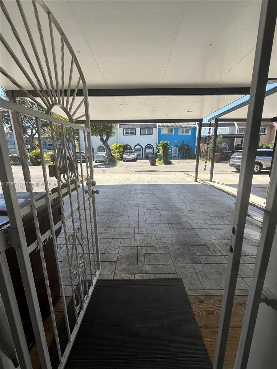 6821 W 2nd Ct Hialeah, FL 33014