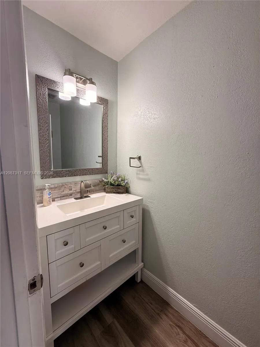 6821 W 2nd Ct Hialeah, FL 33014
