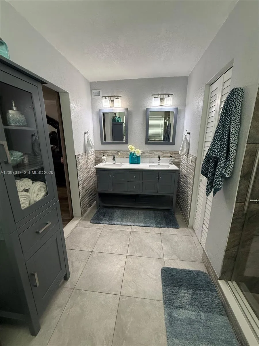 6821 W 2nd Ct Hialeah, FL 33014