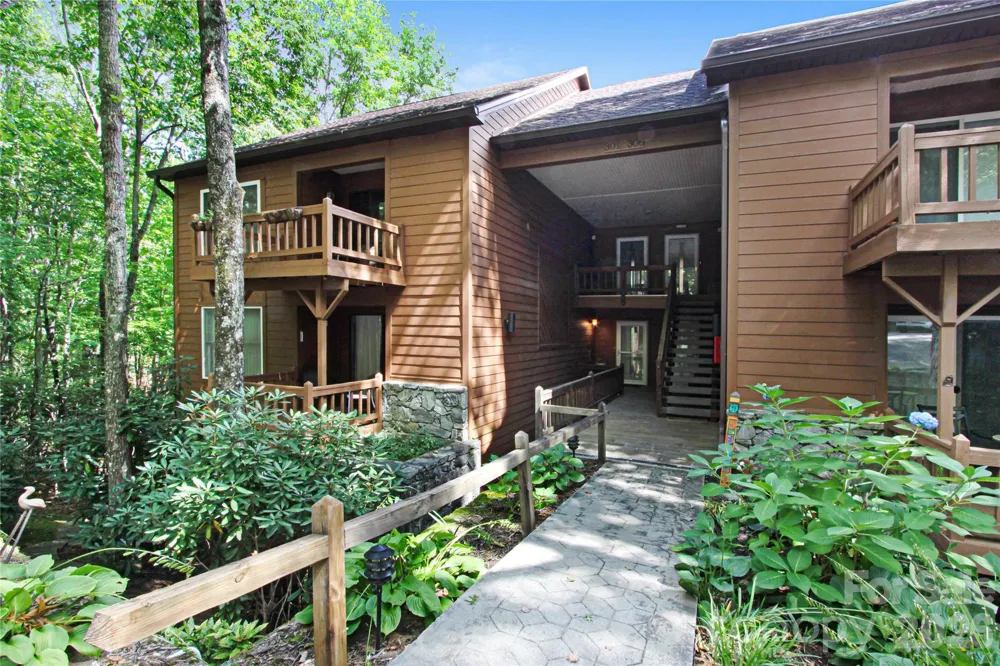 73 Toxaway Views Drive #303 Lake Toxaway, NC 28747