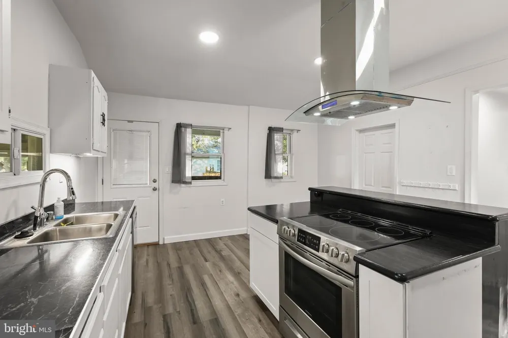 1434 WASHINGTON AVENUE Severn, MD 21144