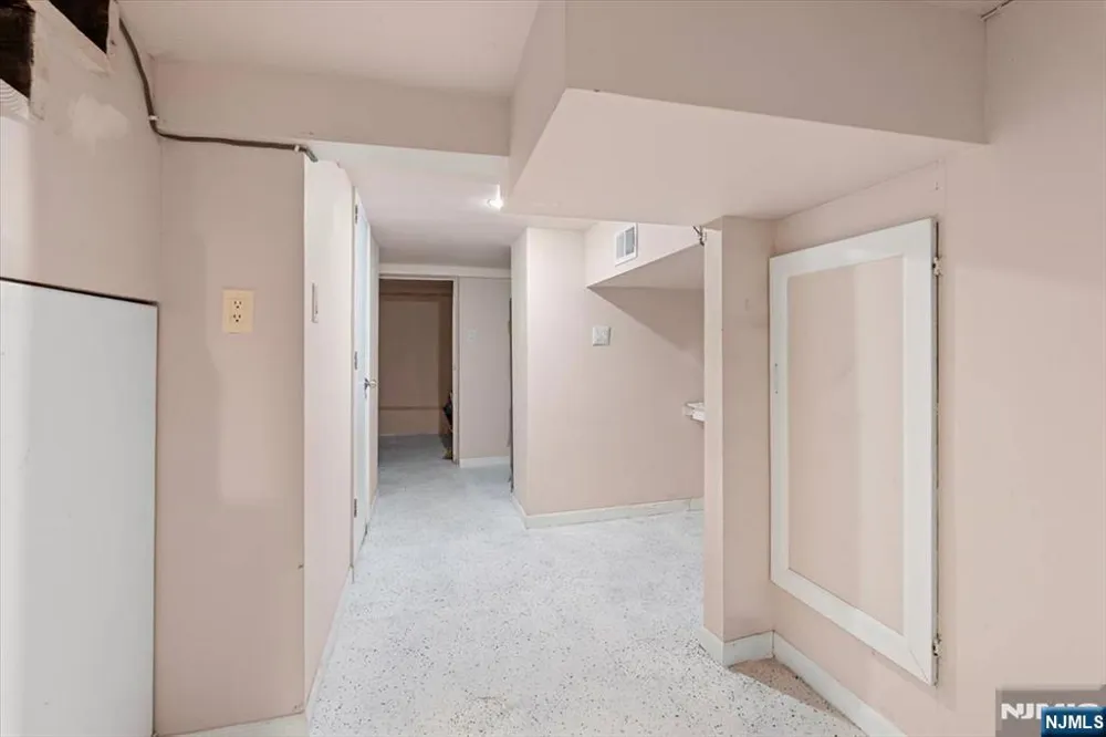 322 Kaplan Avenue Hackensack, NJ 07601