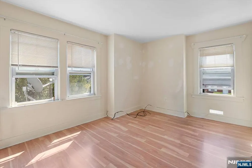 322 Kaplan Avenue Hackensack, NJ 07601