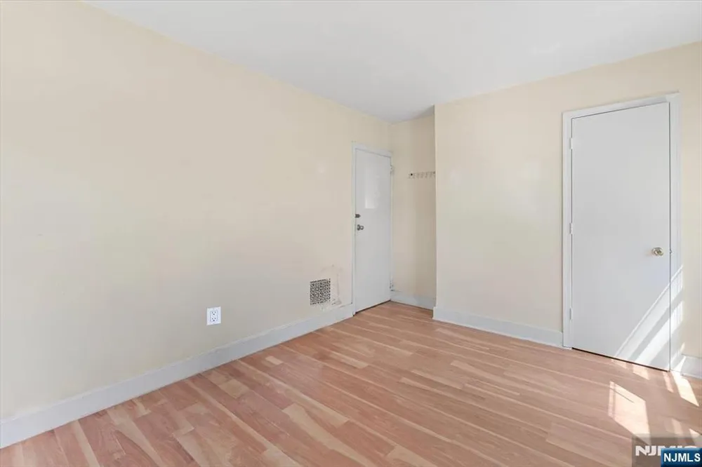 322 Kaplan Avenue Hackensack, NJ 07601