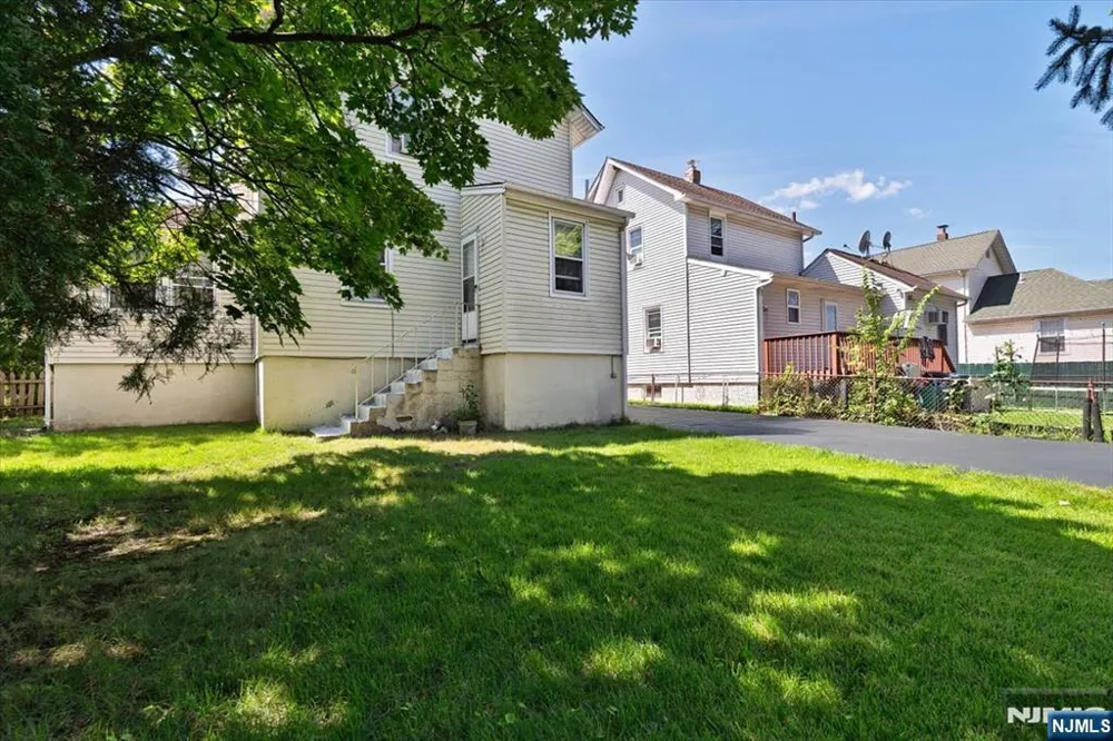 322 Kaplan Avenue Hackensack, NJ 07601