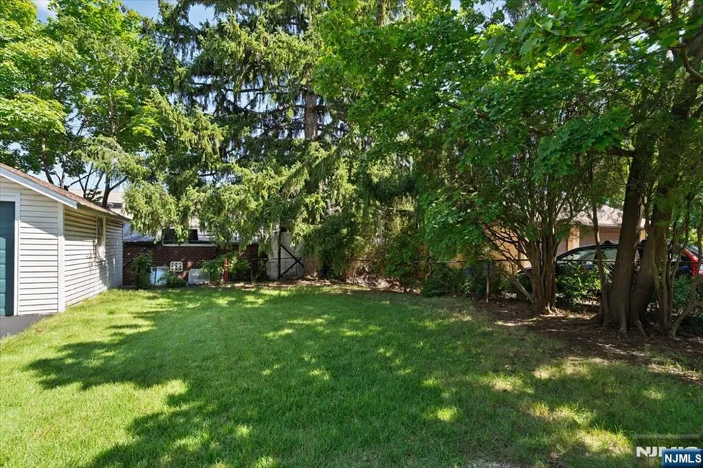 322 Kaplan Avenue Hackensack, NJ 07601