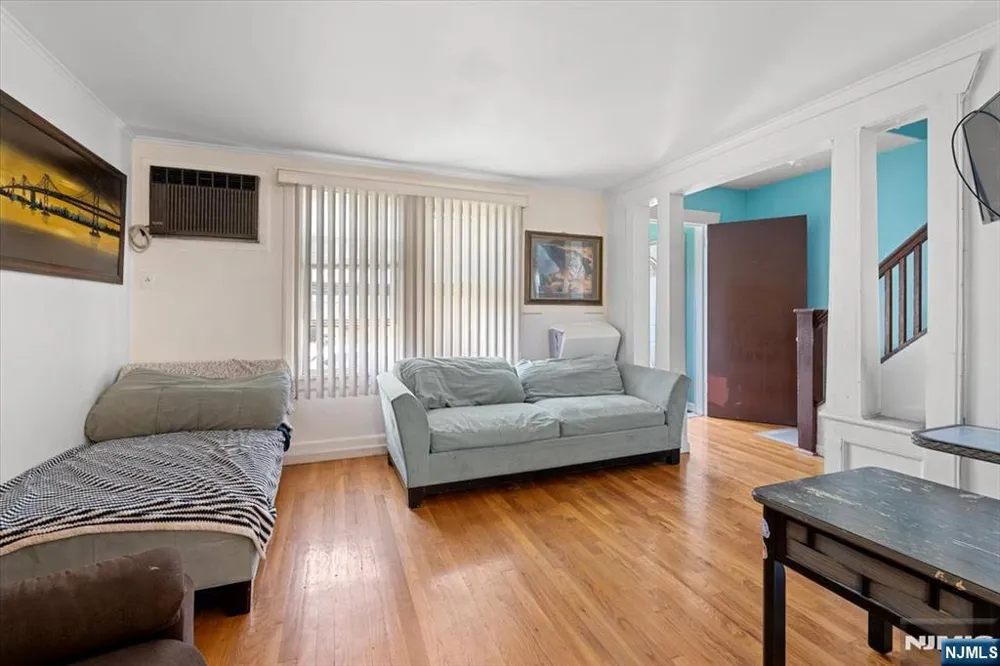 322 Kaplan Avenue Hackensack, NJ 07601