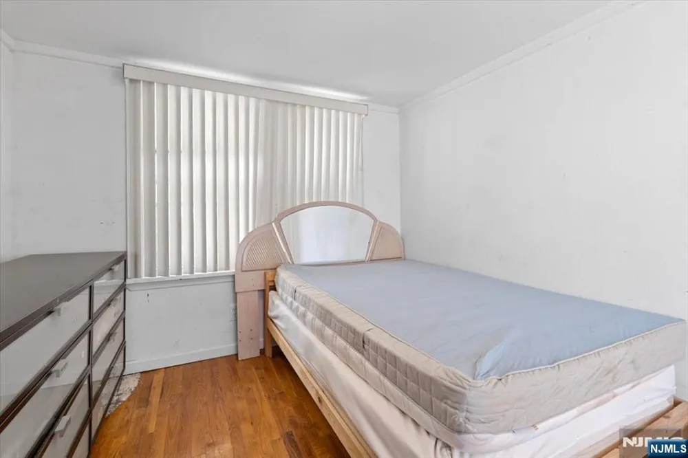 322 Kaplan Avenue Hackensack, NJ 07601
