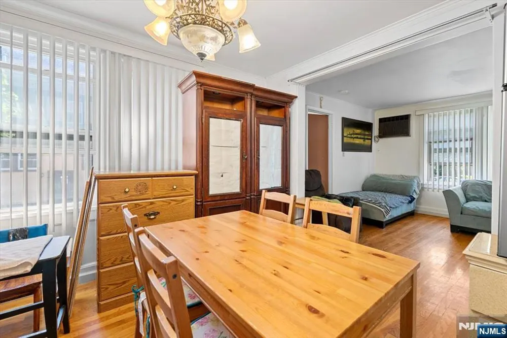 322 Kaplan Avenue Hackensack, NJ 07601