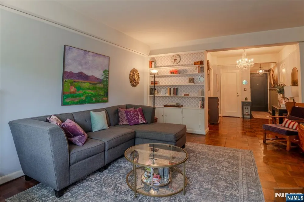 10 Crestmont Road 4H Montclair, NJ 07042