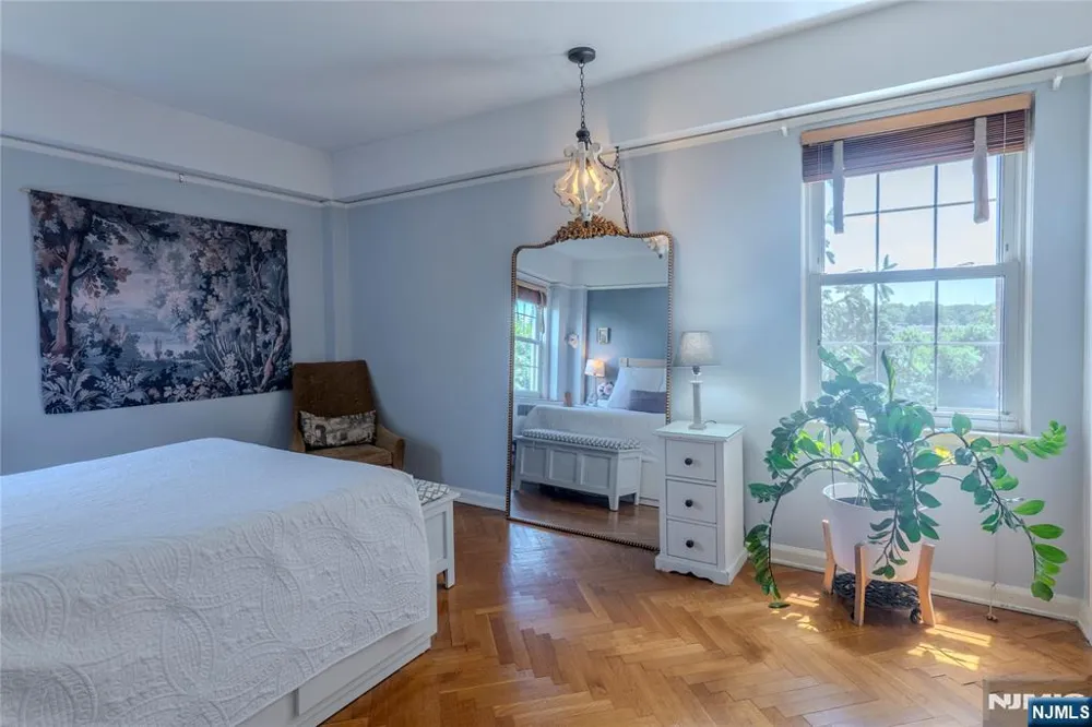 10 Crestmont Road 4H Montclair, NJ 07042