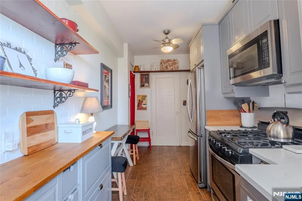 10 Crestmont Road 4H Montclair, NJ 07042