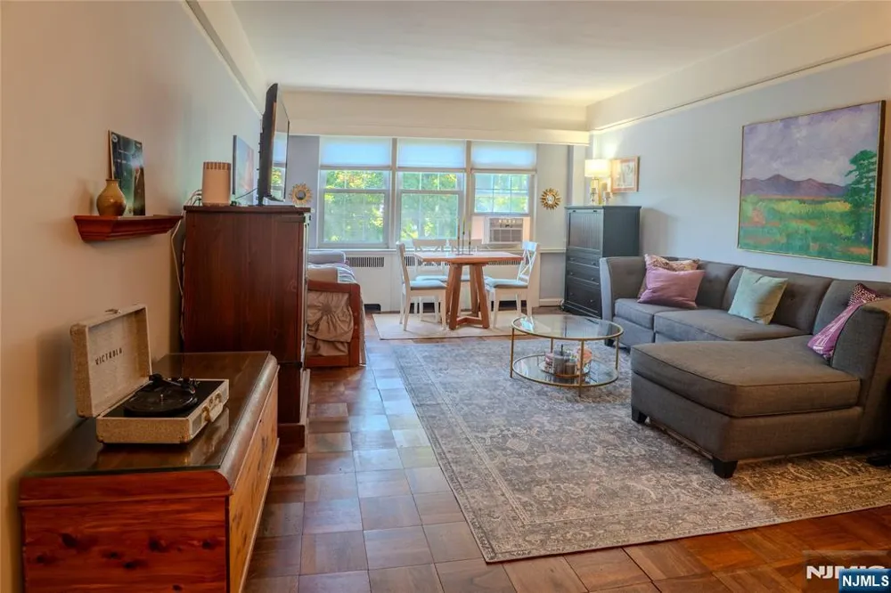 10 Crestmont Road 4H Montclair, NJ 07042