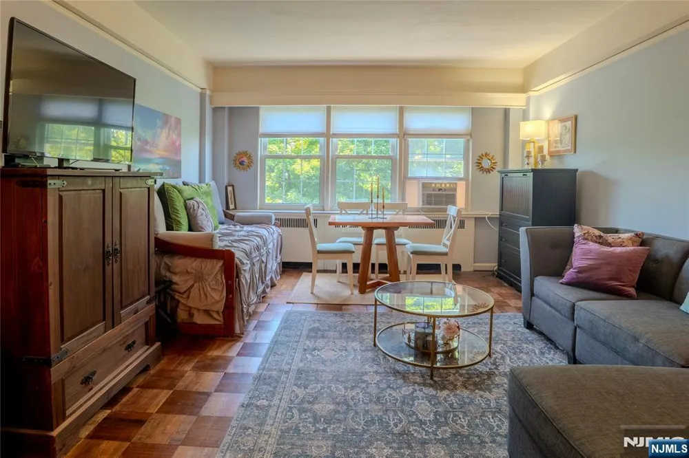 10 Crestmont Road 4H Montclair, NJ 07042