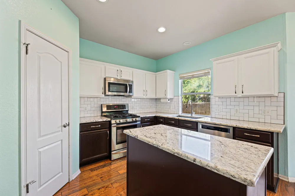 3718 Eagles Nest Street Round Rock, TX 78665