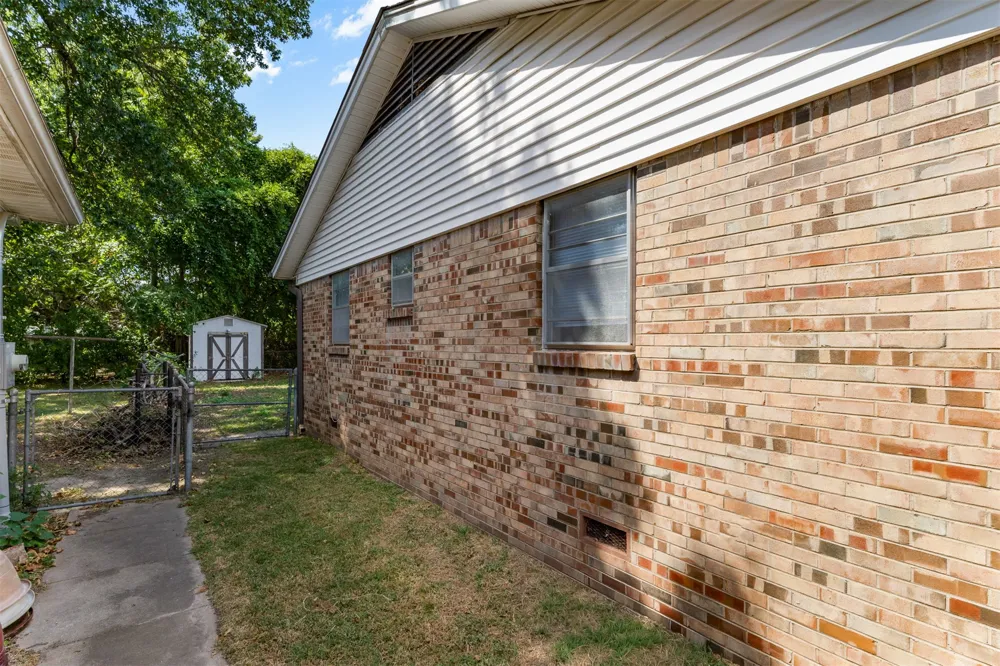 5322 S Rockford Avenue Tulsa, OK 74105