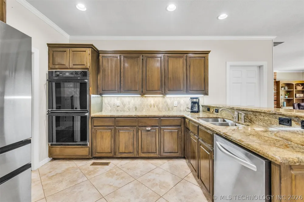 10329 S Granite Avenue Tulsa, OK 74137