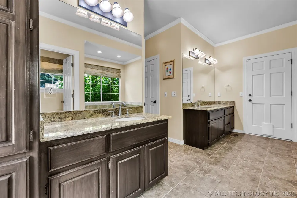 10329 S Granite Avenue Tulsa, OK 74137