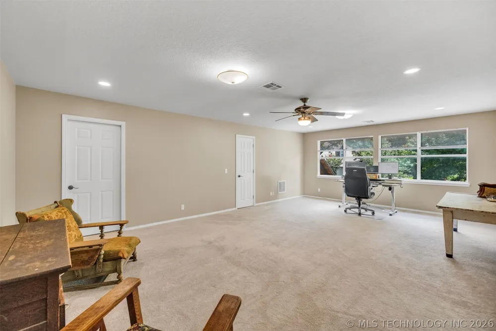 10329 S Granite Avenue Tulsa, OK 74137