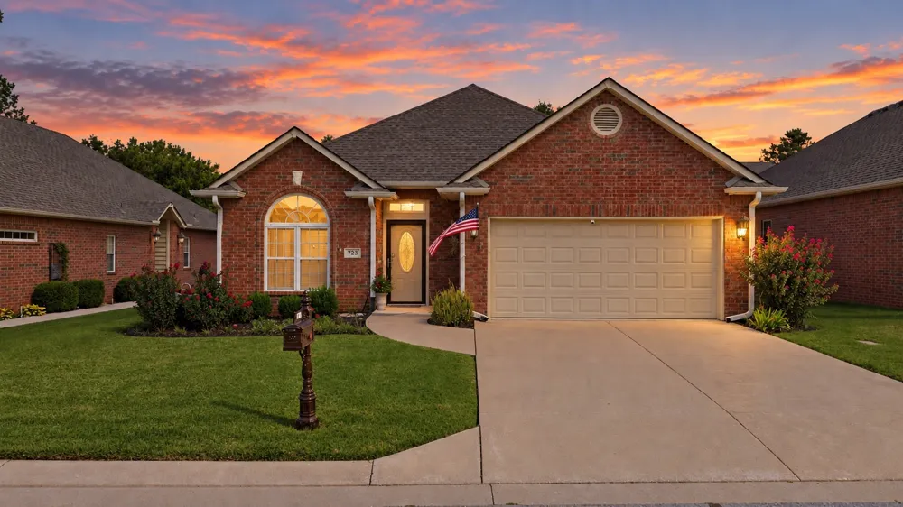 723 Woodland Avenue Sapulpa, OK 74066