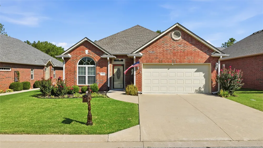 723 Woodland Avenue Sapulpa, OK 74066