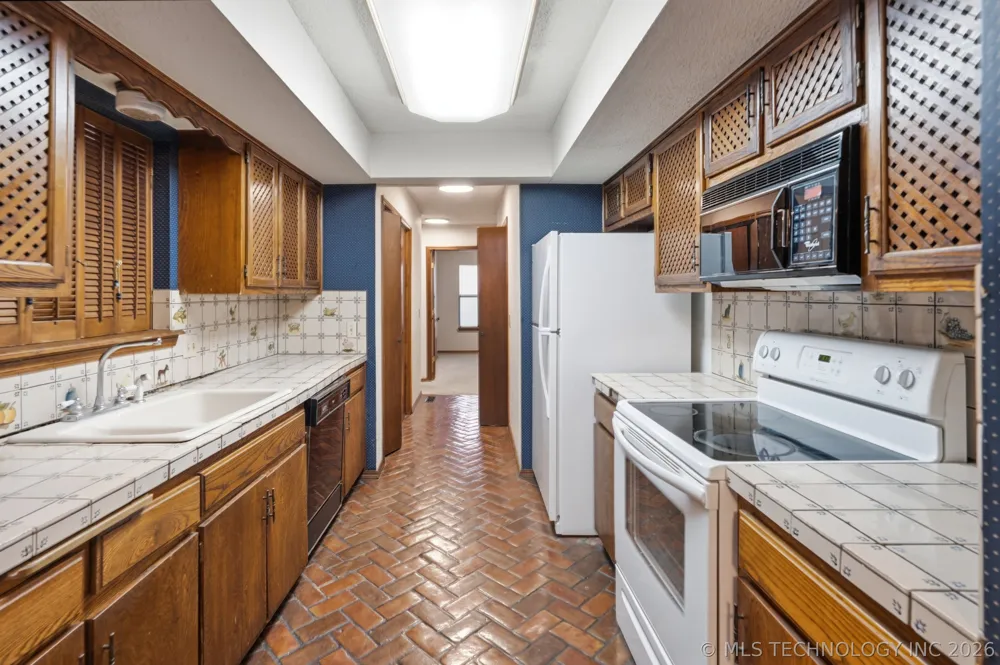 3235 S 140th East Avenue Tulsa, OK 74134
