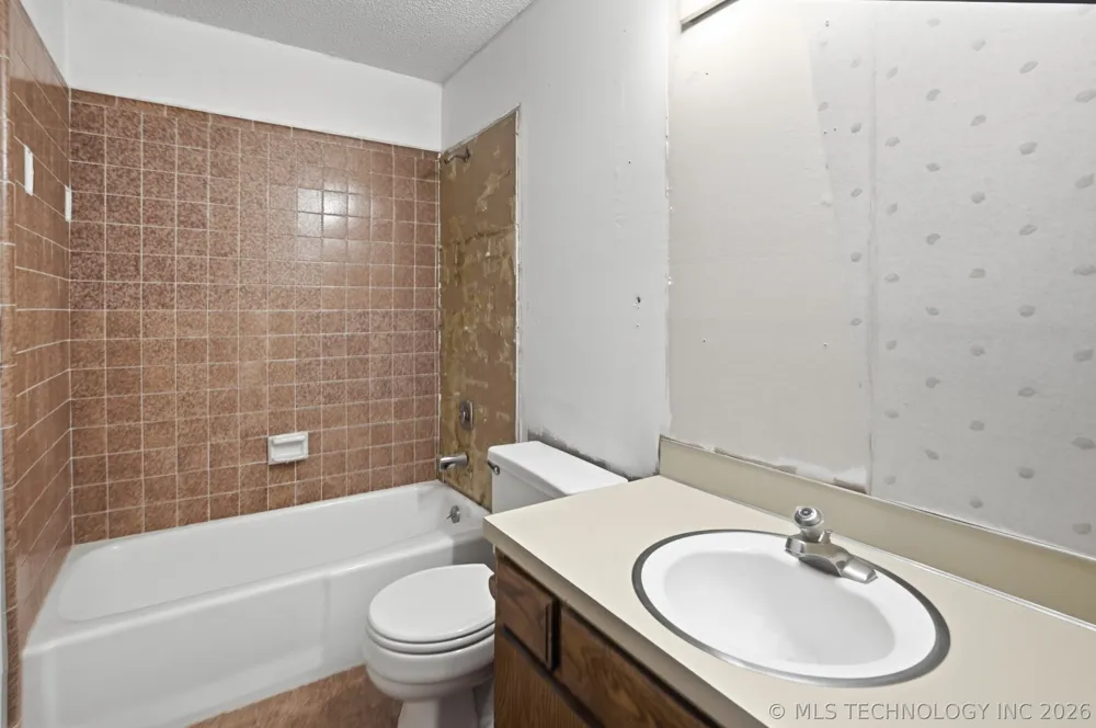 3235 S 140th East Avenue Tulsa, OK 74134