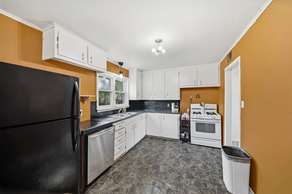 313 S 44th WestAvenue Tulsa, OK 74127