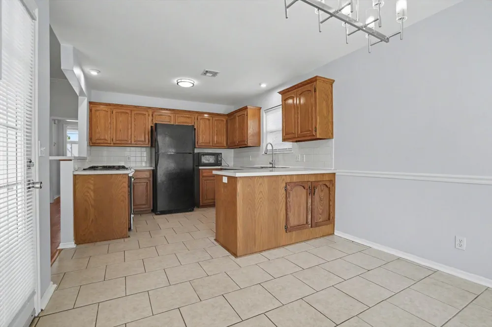 105 E Indianapolis Street E Broken Arrow, OK 74012