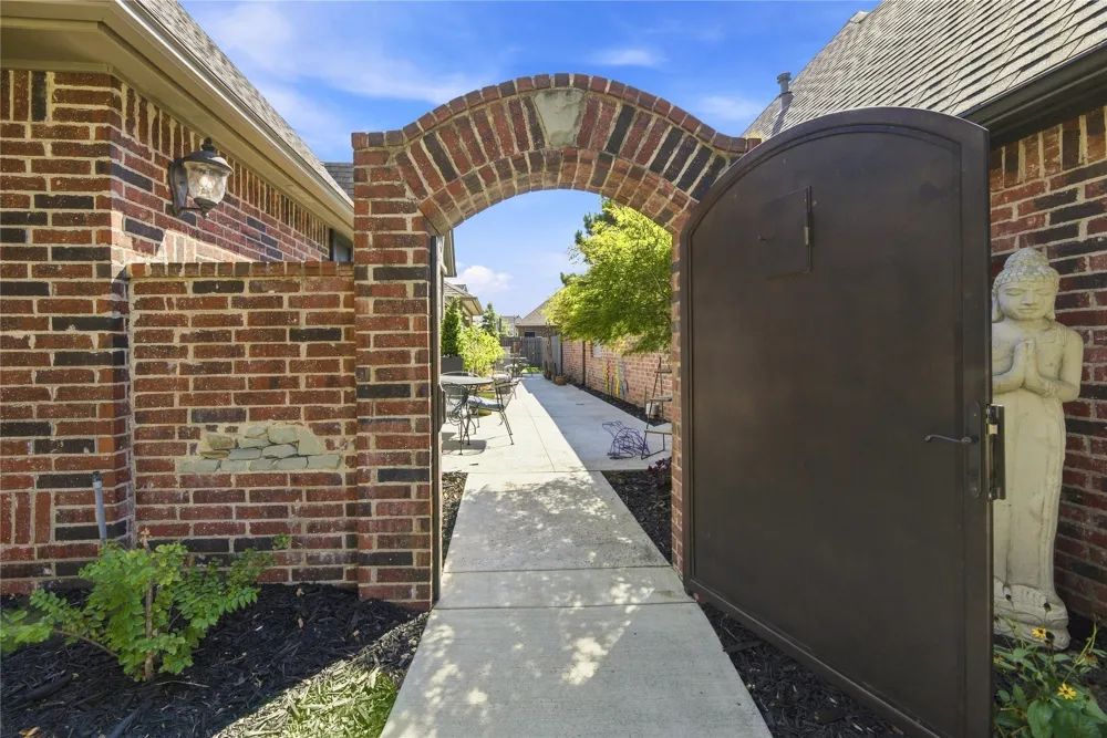 9709 E 90th Court Owasso, OK 74055