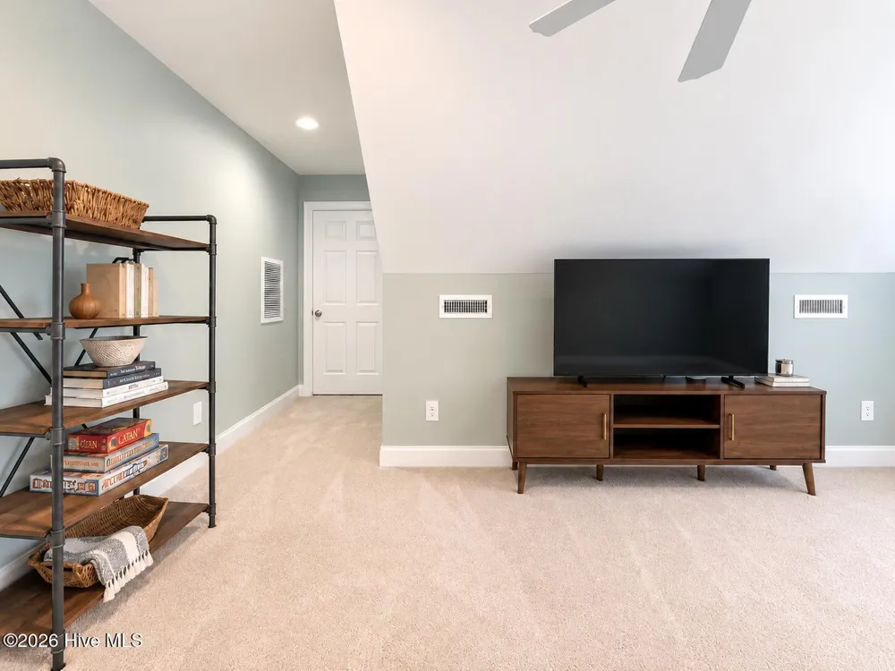 713 Zekes Wilmington, NC 28411