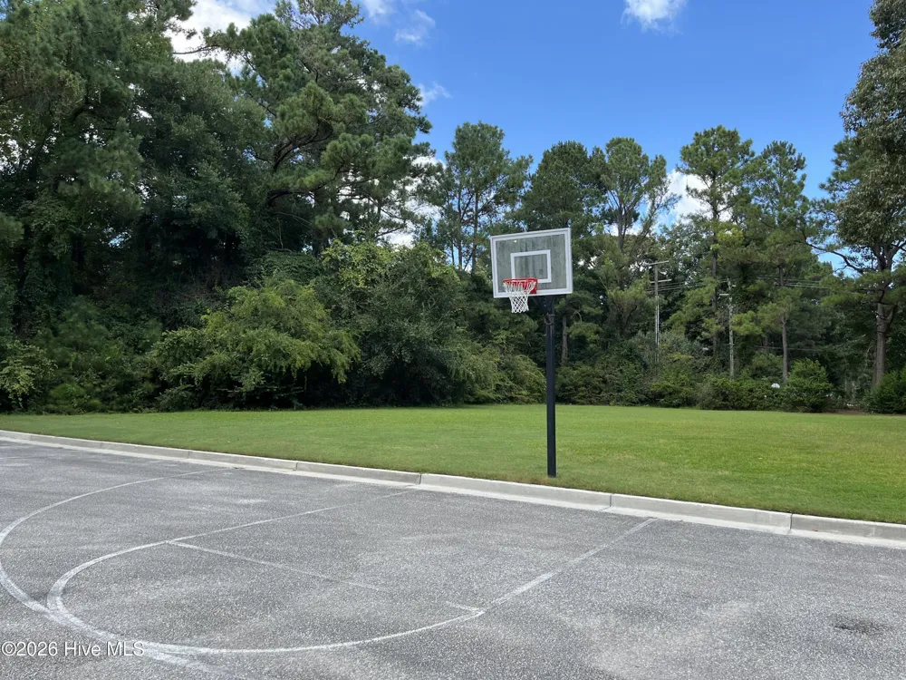 713 Zekes Wilmington, NC 28411