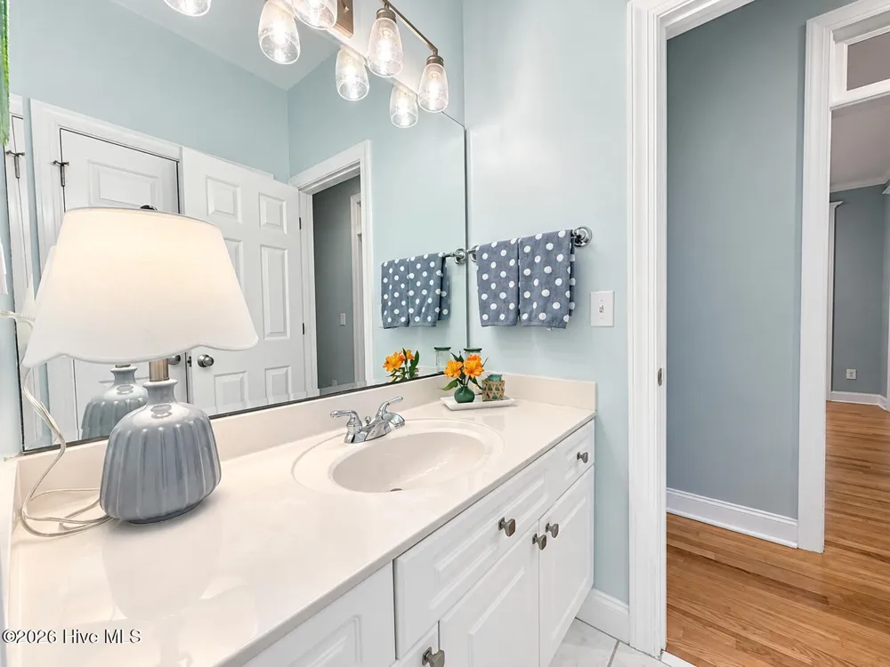 713 Zekes Wilmington, NC 28411
