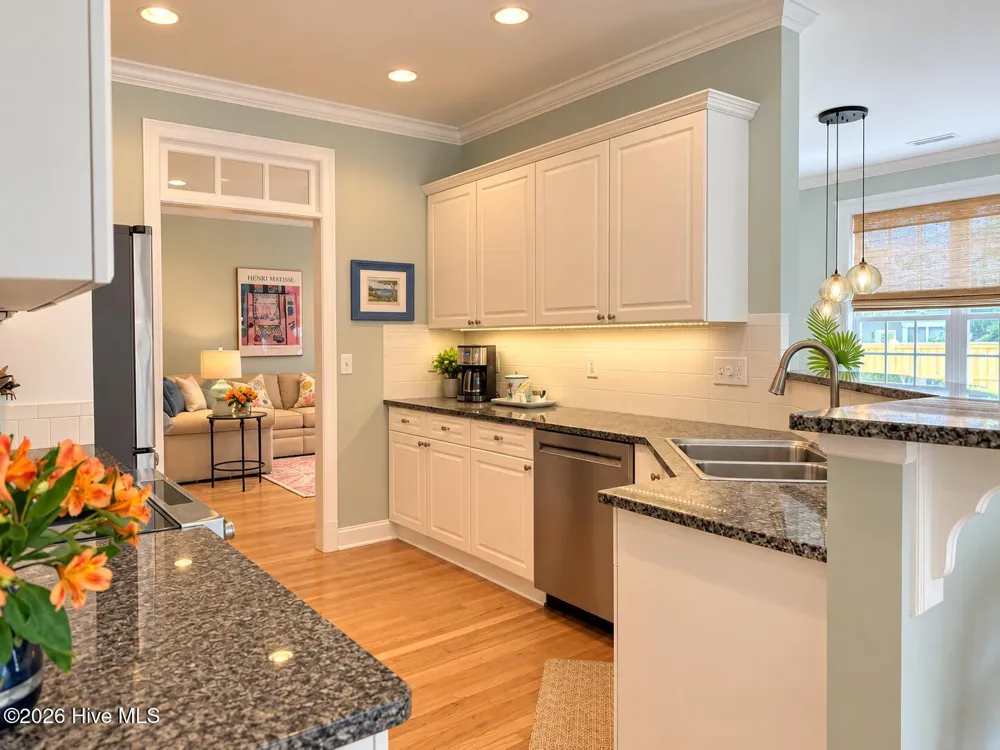713 Zekes Wilmington, NC 28411