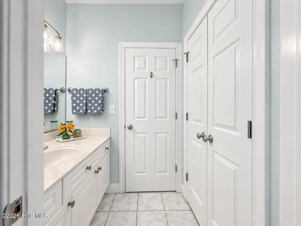 713 Zekes Wilmington, NC 28411