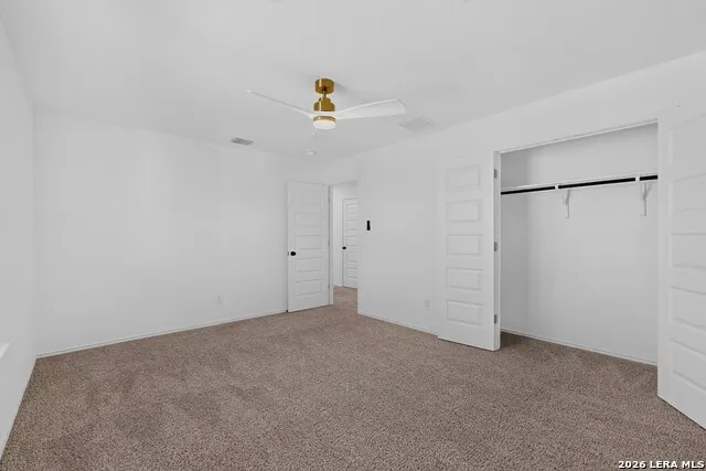 5306 LISA PT St Hedwig, TX 78152