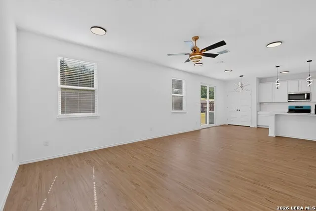 5306 LISA PT St Hedwig, TX 78152