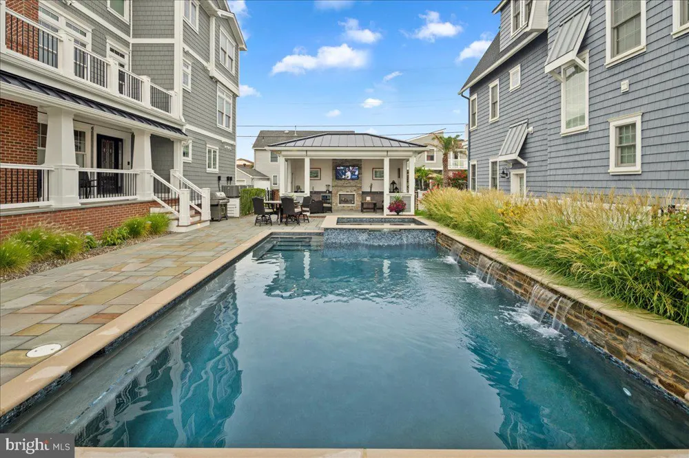 313 29TH STREET S Brigantine, NJ 08203