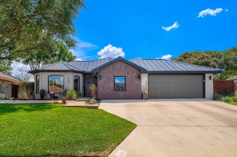 945 Queens Drive