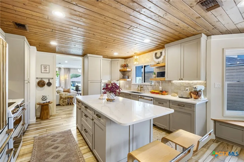 945 Queens Drive New Braunfels, TX 78130
