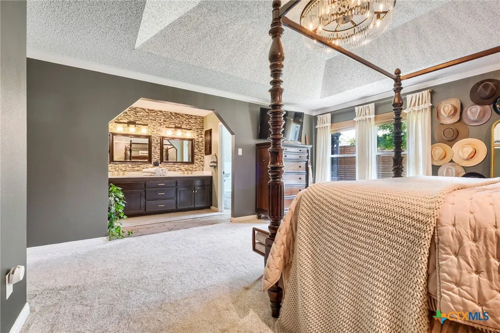 945 Queens Drive New Braunfels, TX 78130
